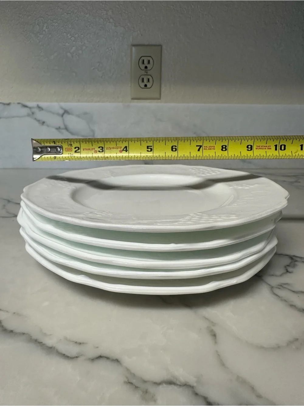 Vtg Colony Glass Co Harvest Grape White Milk Glass Dinner Plates 9 7/8” Set of 5